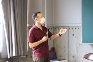 2022学内科研費説明会　説明中の三田教授