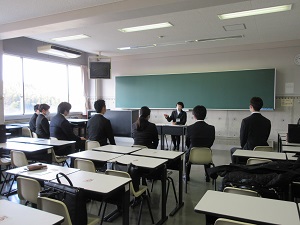 就職活動研修会　グループ面接の様子